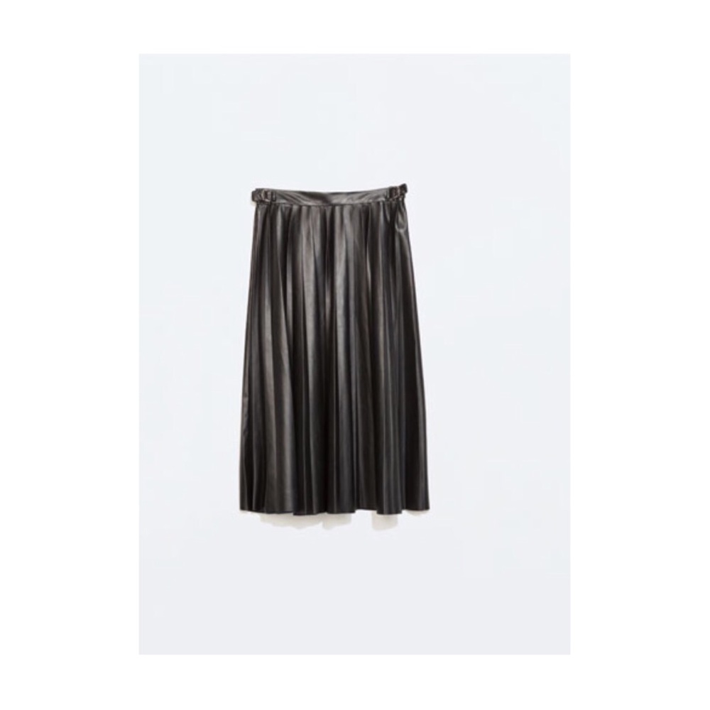 👸 zara faux leather skirt 👸